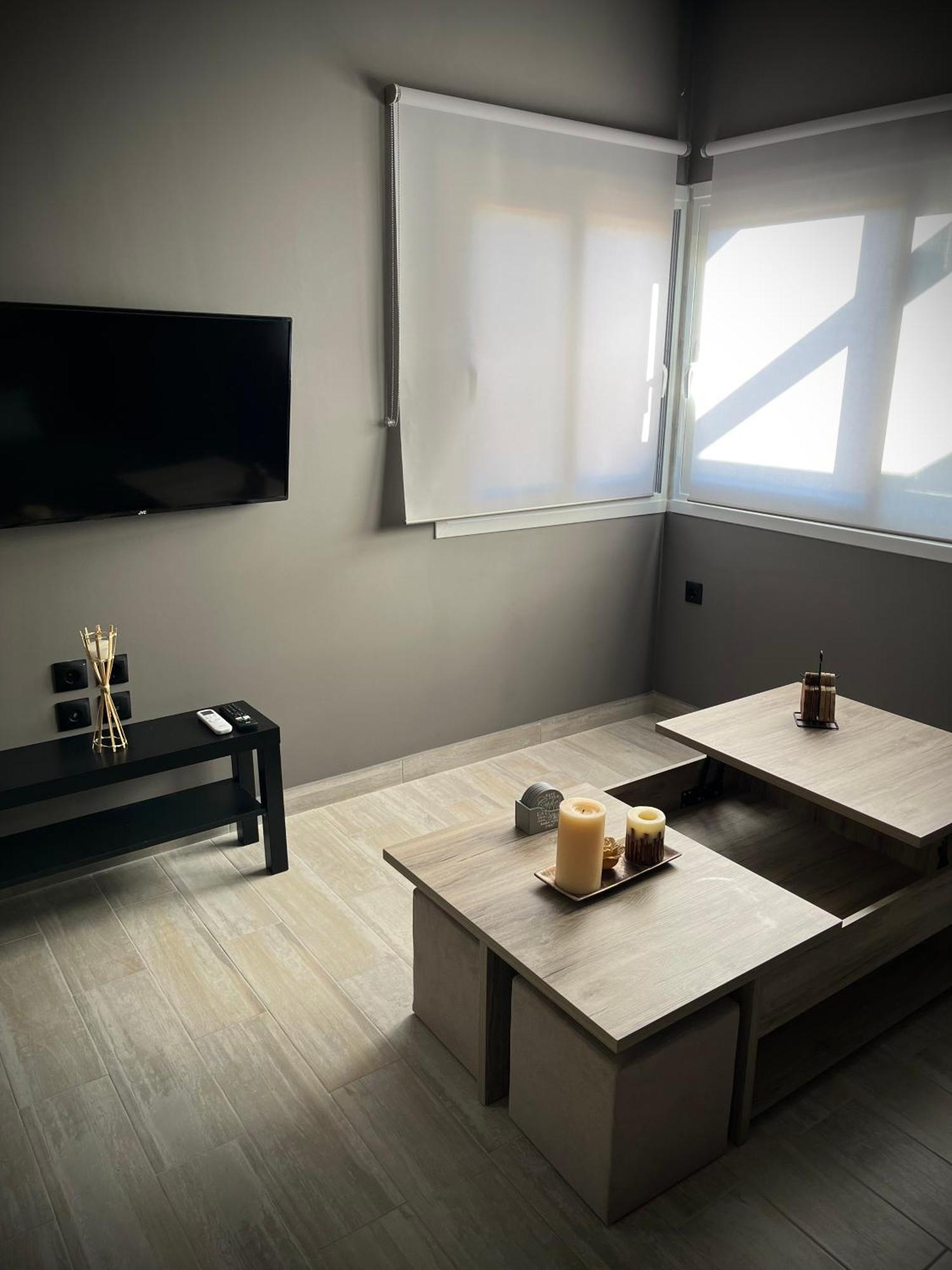 Joannas Airport Luxury Rooms アルテミダ エクステリア 写真