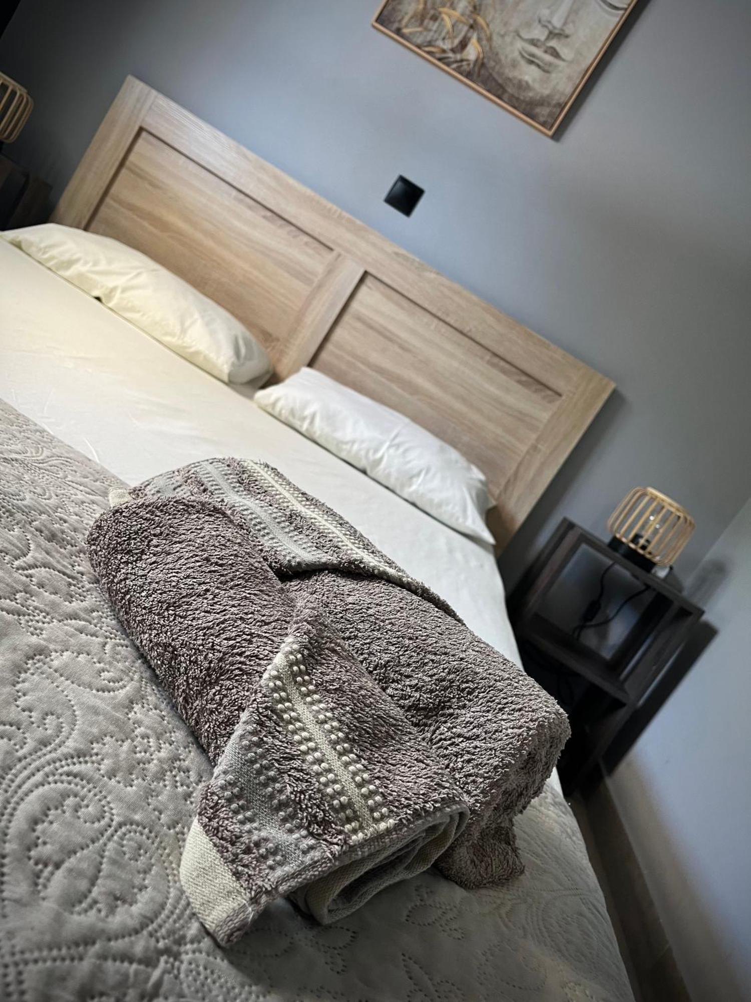 Joannas Airport Luxury Rooms アルテミダ エクステリア 写真