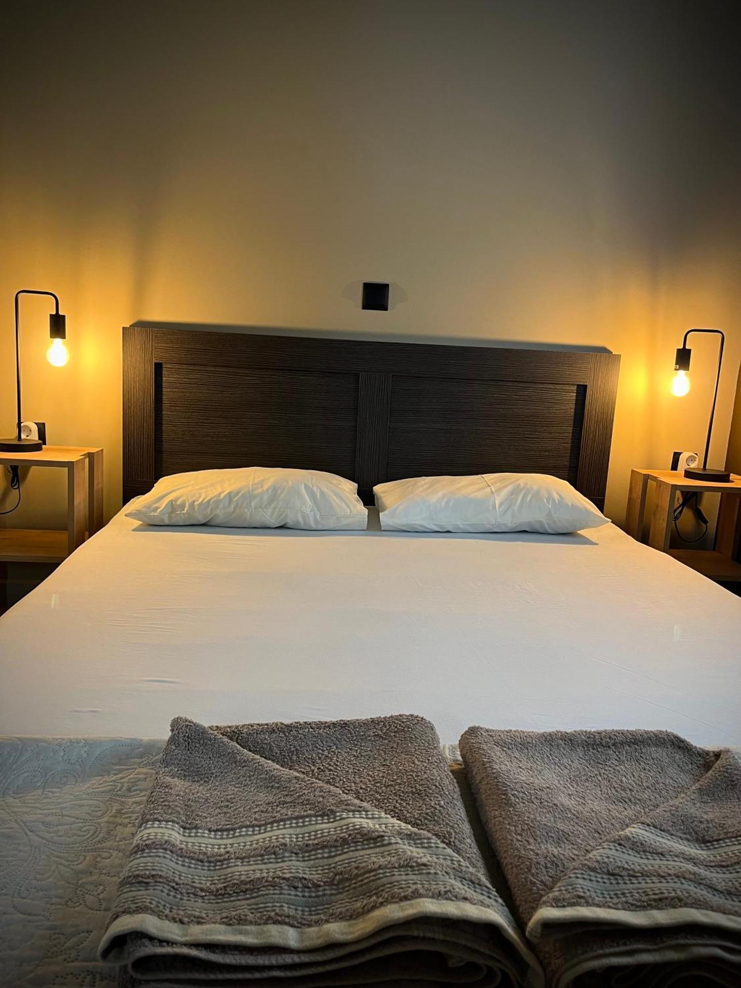Joannas Airport Luxury Rooms アルテミダ エクステリア 写真